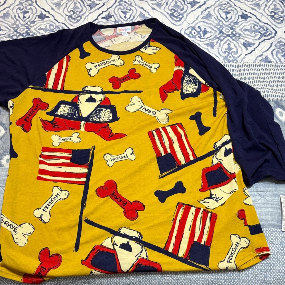 NWT Patriotic Dog Print Raglan 3/4 Length Sleeve Tee